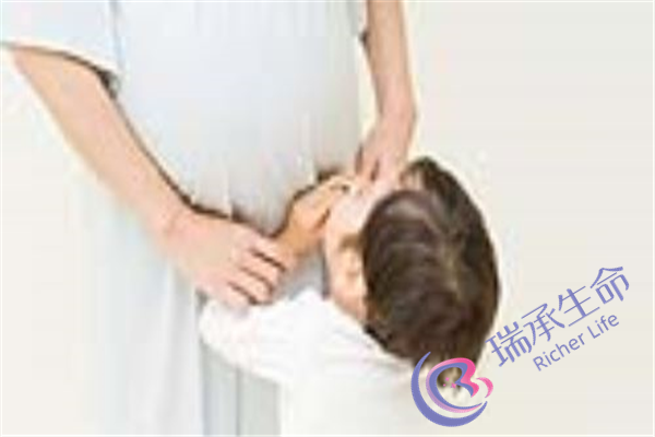 输卵管积水是怎么造成的？什么原因会引起输卵管积水？